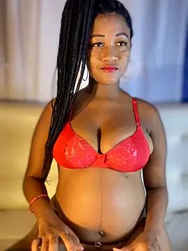Snapshot of AleezaFrench chatting on 9, 5, 2026 AleezaFrench online show from 9, 5, 2026