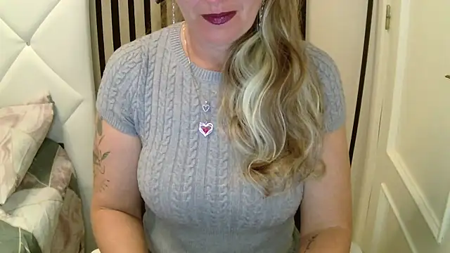 xxNoeliaxx online show from 8, 3, 2026