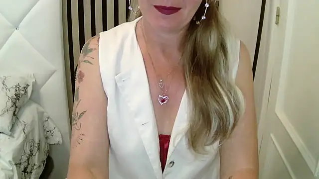 xxNoeliaxx online show from 5, 4, 2026