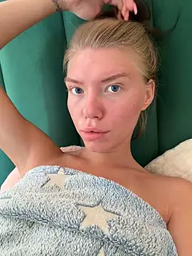 Lisaaa Alisa online show from 5, 8, 2026