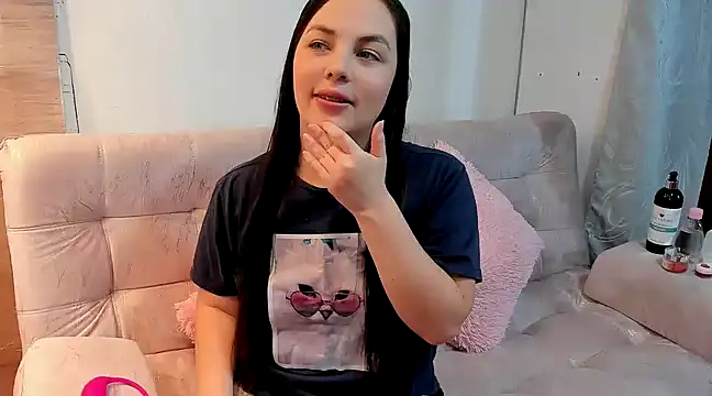 Snapshot of Loveyourdreams chatting on 18, 2, 2025 Loveyourdreams online show from 18, 2, 2025