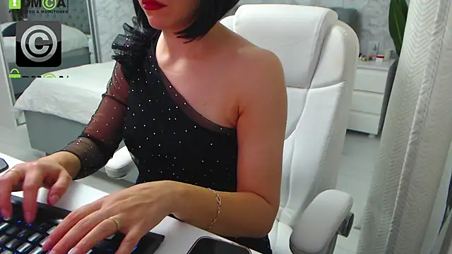 Ellysse  online show from 7, 10, 2025