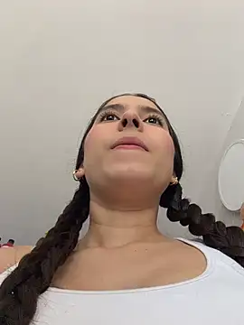 Snapshot of LittleDoll___ chatting on 12, 5, 2026 LittleDoll online show from 12, 5, 2026