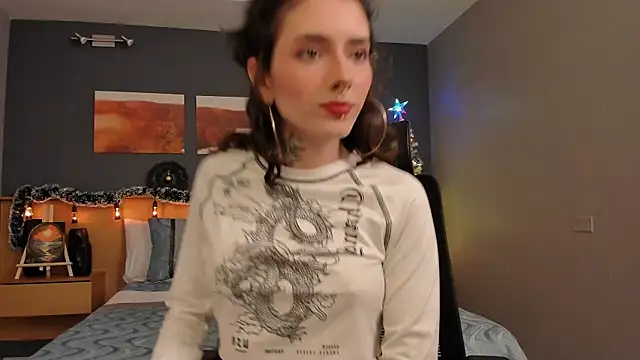 Snapshot of LiliJones_ chatting on 4, 12, 2024 LiliJones online show from 4, 12, 2024