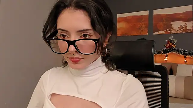 Snapshot of LiliJones_ chatting on 9, 12, 2024 LiliJones online show from 9, 12, 2024