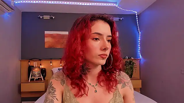 Snapshot of LiliJones_ chatting on 11, 1, 2025 LiliJones online show from 11, 1, 2025