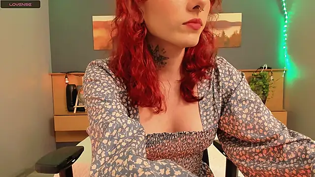 Snapshot of LiliJones_ chatting on 6, 2, 2025 LiliJones online show from 6, 2, 2025