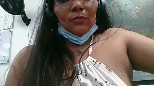 Snapshot of Luna_Dumont chatting on 10, 2, 2026 Luna Dumont online show from 10, 2, 2026