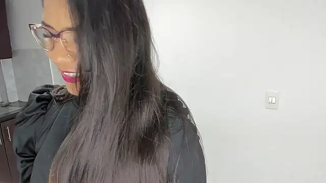 Luna Dumont online show from 10, 4, 2026