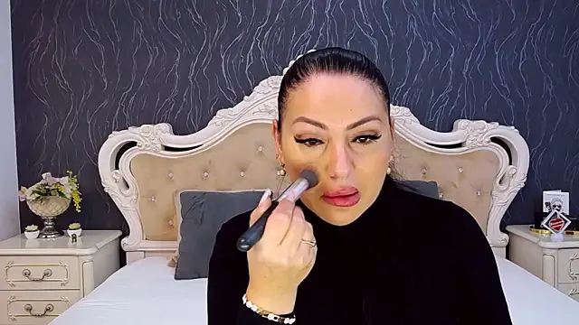 Lauren Saint online show from 16, 12, 2025