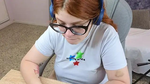 Snapshot of lucie_nicolls chatting on 14, 1, 2025 lucie nicolls online show from 14, 1, 2025