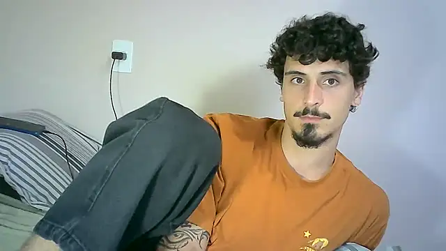 Snapshot of milkoffe chatting on 10, 12, 2024 milkoffe online show from 10, 12, 2024