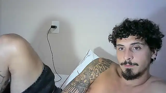 Snapshot of milkoffe chatting on 7, 1, 2025 milkoffe online show from 7, 1, 2025