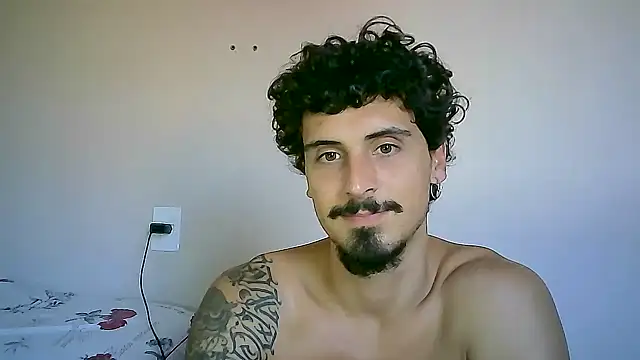 Snapshot of milkoffe chatting on 7, 1, 2025 milkoffe online show from 7, 1, 2025