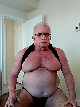 Snapshot of ShoreCock chatting on 2, 1, 2025 ShoreCock online show from 2, 1, 2025