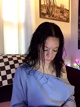 SidneyRaee online show from 12, 11, 2025