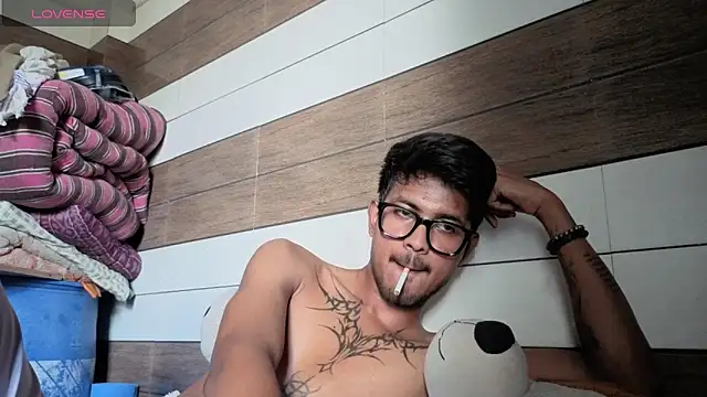 just fucks online show from 19, 5, 2026