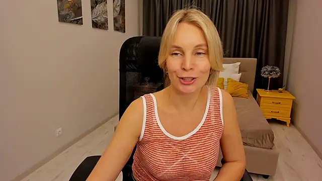 Snapshot of Sinty_Devis chatting on 2, 3, 2025 Sinty Devis online show from 2, 3, 2025