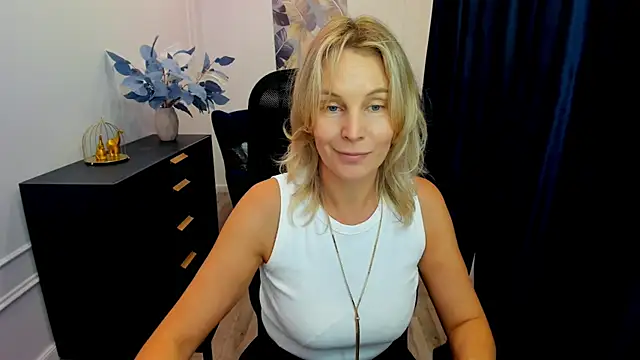 Snapshot of Sinty_Devis chatting on 17, 9, 2025 Sinty Devis online show from 17, 9, 2025