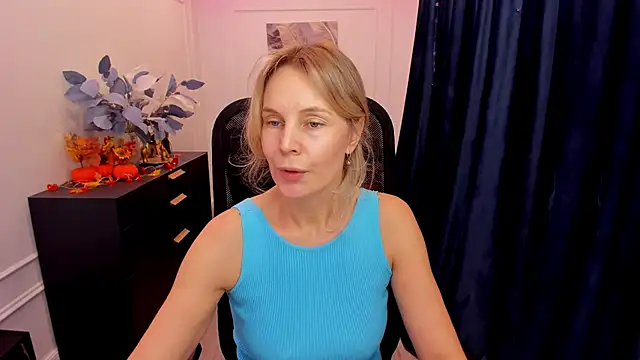 Sinty Devis online show from 4, 11, 2025