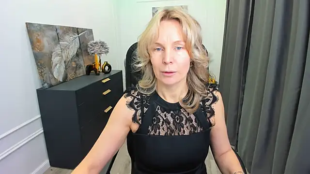 Sinty Devis online show from 7, 4, 2026