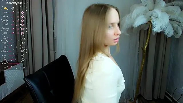 Snapshot of Mad1en chatting on 13, 1, 2025 Mad1en online show from 13, 1, 2025