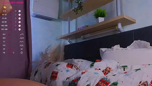 IdaValenti online show from 5, 2, 2025