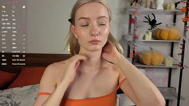 IdaValenti online show from 9, 11, 2025