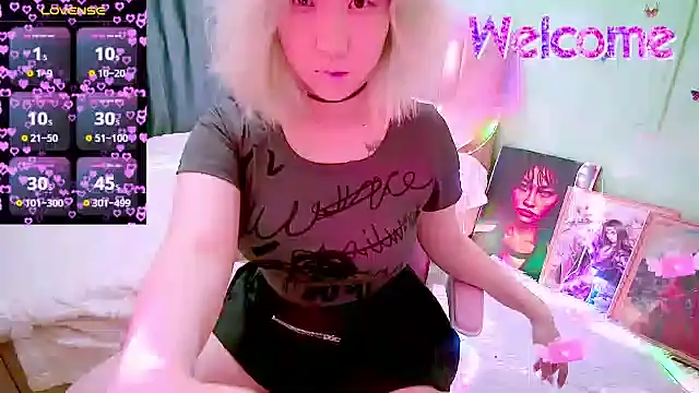 Akemilun online show from 2, 4, 2026