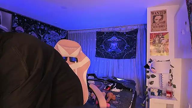 LanaKyutt online show from 23, 2, 2025