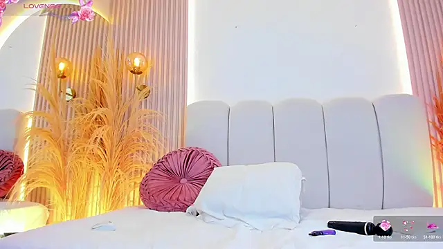 Snapshot of carolriveraa_ chatting on 18, 11, 2025 carolriveraa online show from 18, 11, 2025