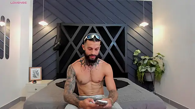 Snapshot of Apolo_Bianco_ chatting on 29, 9, 2025 Apolo Bianco online show from 29, 9, 2025