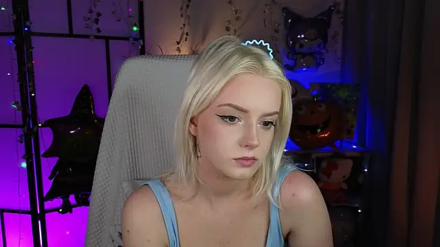 Snapshot of ImBonBon chatting on 4, 11, 2025 ImBonBon online show from 4, 11, 2025