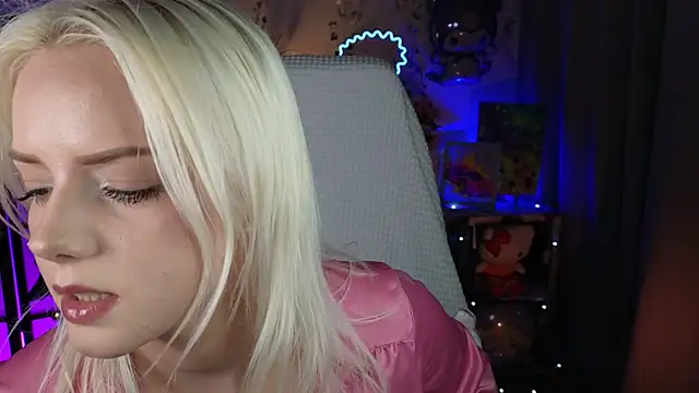 Snapshot of ImBonBon chatting on 11, 11, 2025 ImBonBon online show from 11, 11, 2025