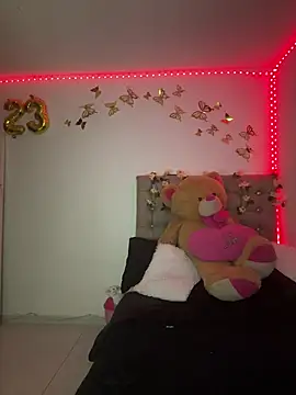 Jullieetta online show from 7, 1, 2025