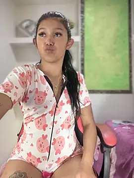 Snapshot of emily_rosse04 chatting on 23, 2, 2025 emily rosse04 online show from 23, 2, 2025