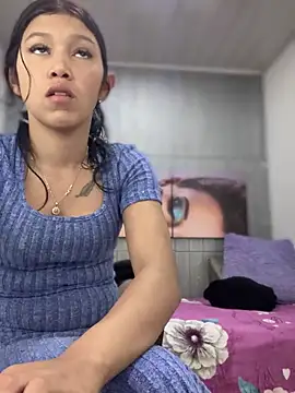 Snapshot of emily_rosse04 chatting on 3, 3, 2025 emily rosse04 online show from 3, 3, 2025