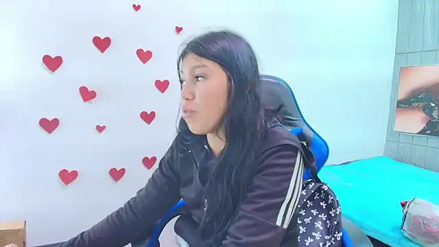 Snapshot of emily_rosse04 chatting on 14, 2, 2026 emily rosse04 online show from 14, 2, 2026