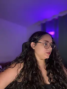 CurlyGirl 1 online show from 17, 5, 2026