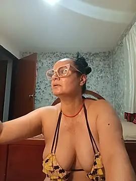 Snapshot of Eunice73 chatting on 6, 7, 2026 Eunice73 online show from 6, 7, 2026