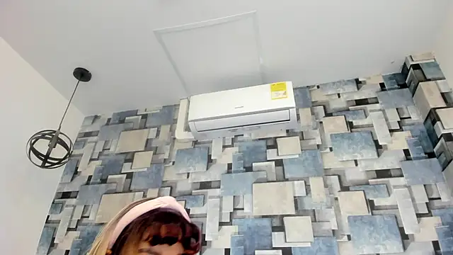 angel dthroatt online show from 31, 3, 2026