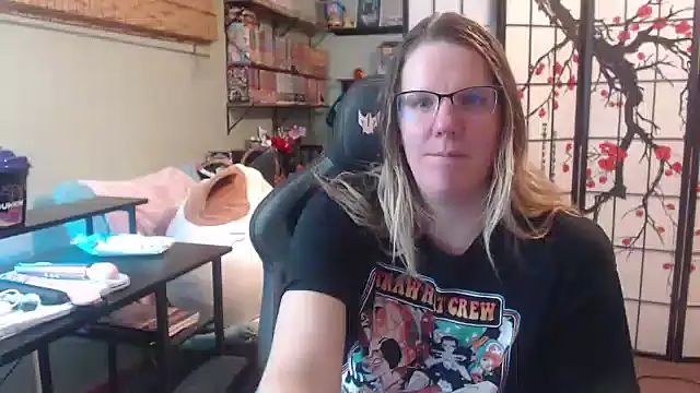 Sarahtineke online show from 2, 3, 2026