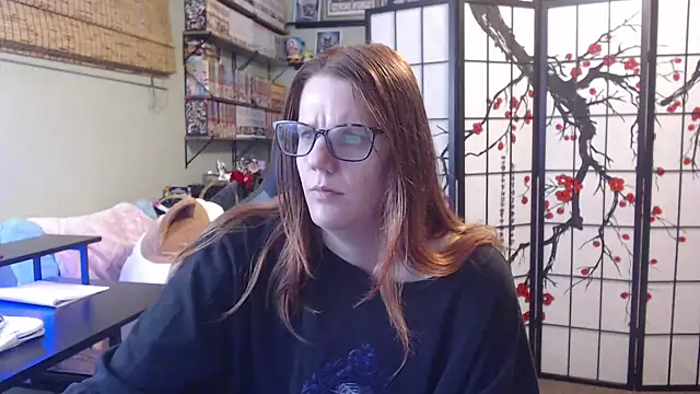 Sarahtineke online show from 6, 5, 2026