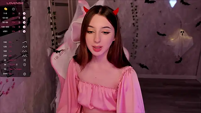 Polly  Hill online show from 13, 10, 2025