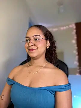 Snapshot of gretta_kler1 chatting on 5, 12, 2024 gretta kler1 online show from 5, 12, 2024