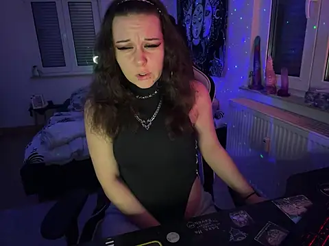 kinkygirl420x online show from 8, 1, 2025