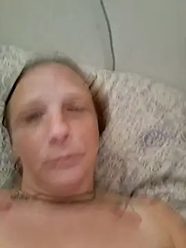 Snapshot of Everlyrose27 chatting on 13, 6, 2026 Everlyrose27 online show from 13, 6, 2026
