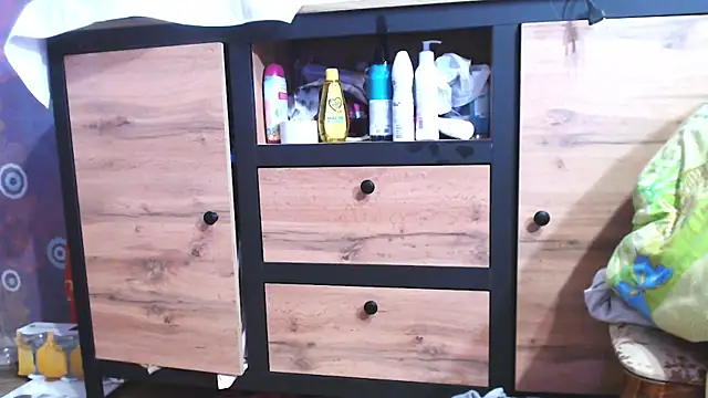 Snapshot of SquirtyAlice chatting on 6, 3, 2025 SquirtyAlice online show from 6, 3, 2025