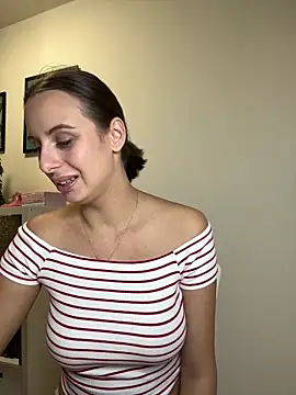 Hii Lolla online show from 15, 12, 2024