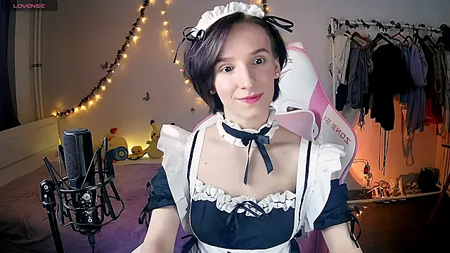 Violet Veliya online show from 2, 2, 2025